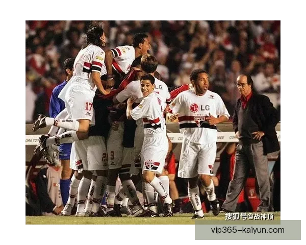 皇马中场组织水平持续提升，球队整体配合逐渐成熟